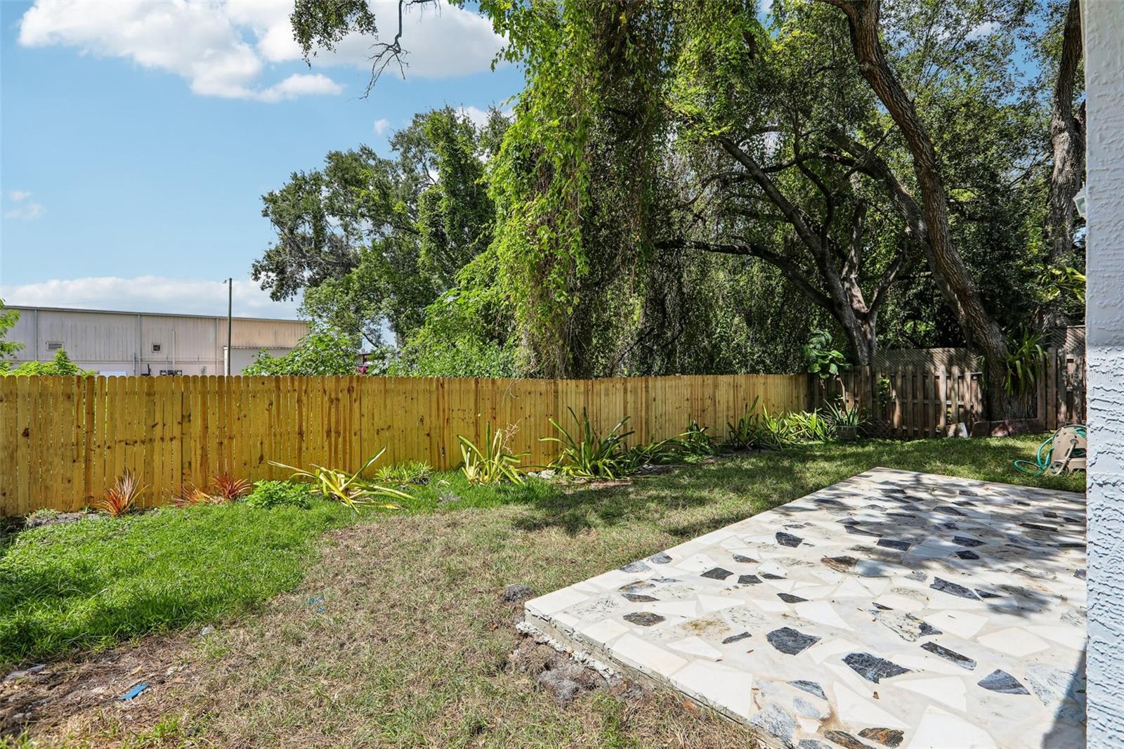 2455 HICKMAN CIR — photo 41