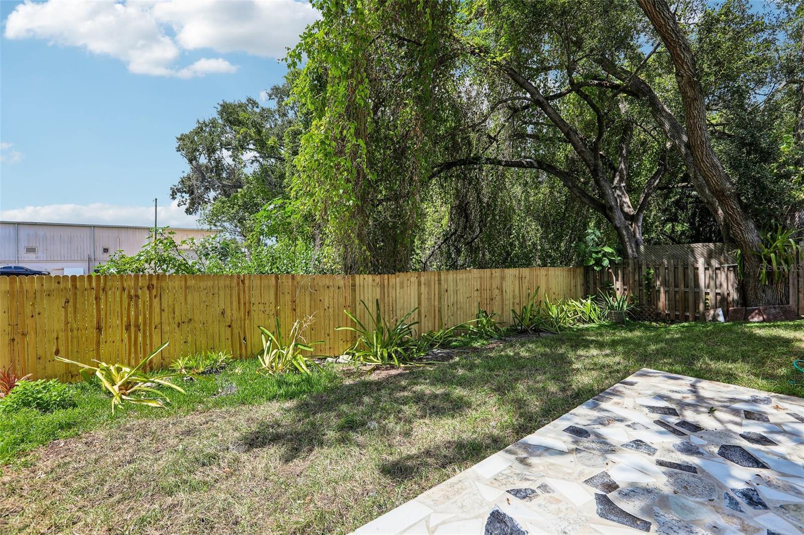 2455 HICKMAN CIR — photo 43