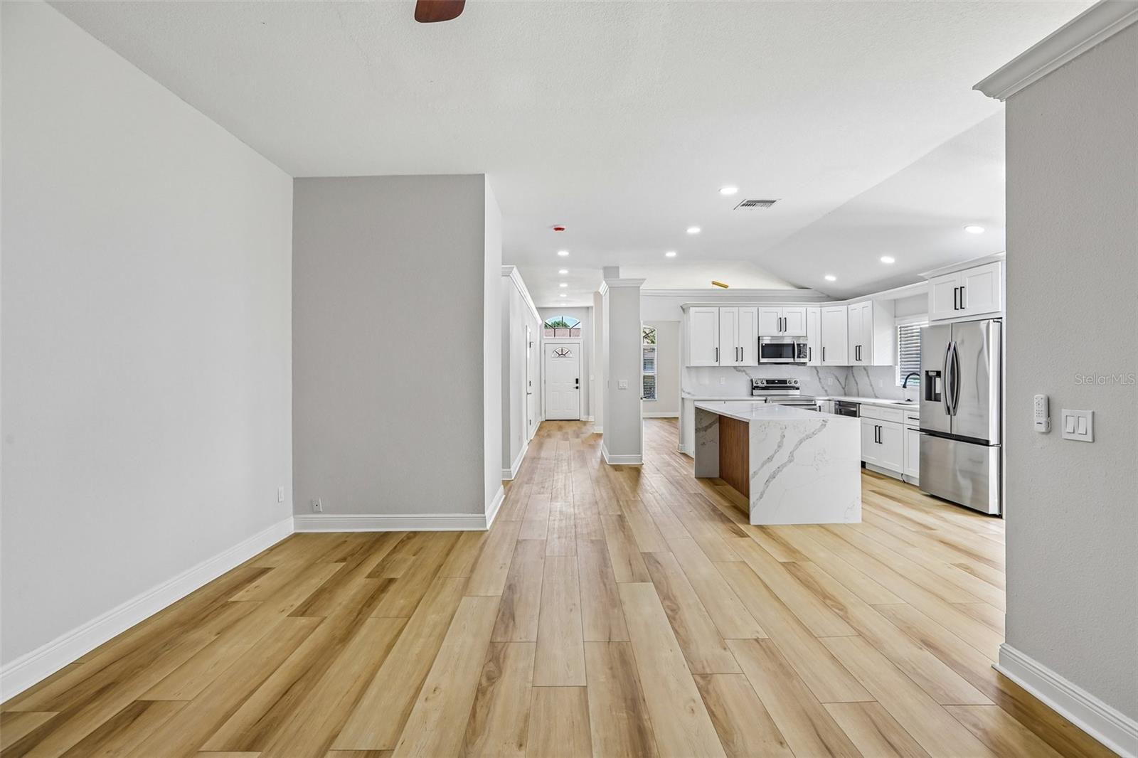 2455 HICKMAN CIR — photo 6