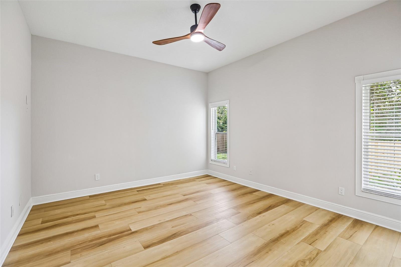 2455 HICKMAN CIR — photo 21
