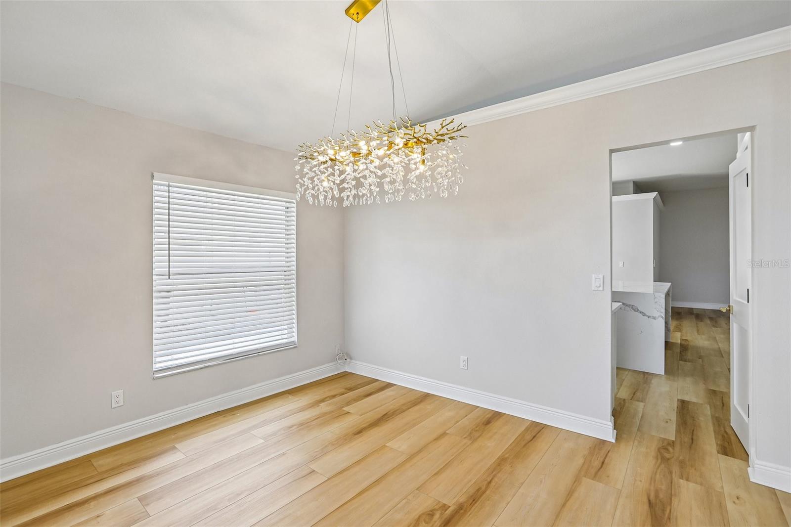 2455 HICKMAN CIR — photo 17