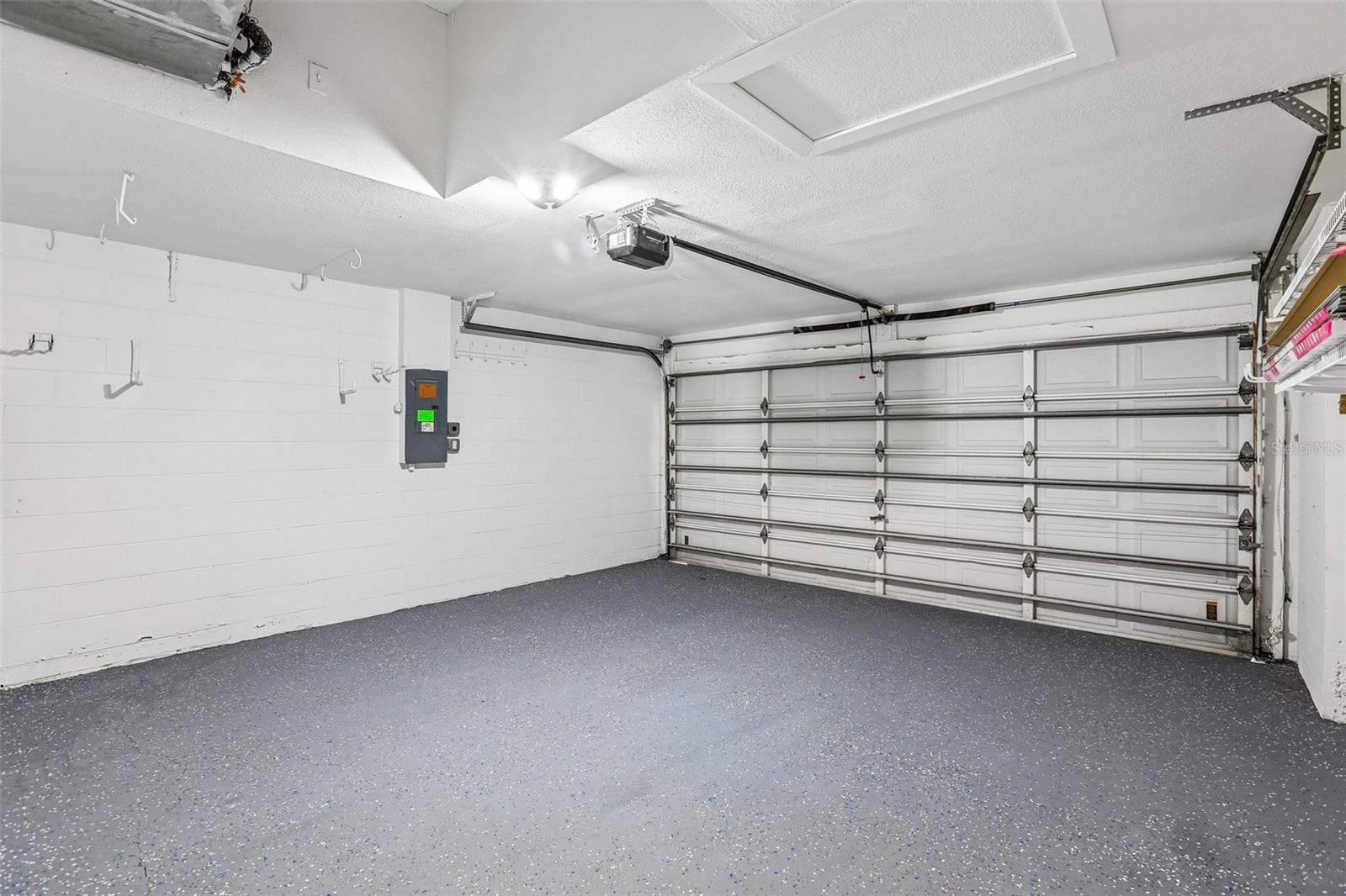2455 HICKMAN CIR — photo 36