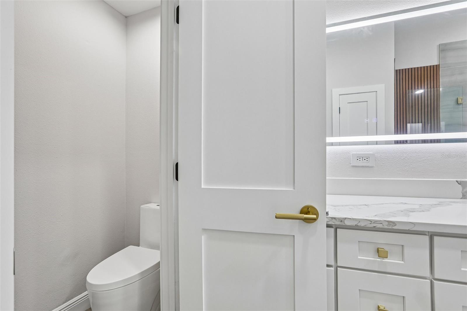 2455 HICKMAN CIR — photo 25