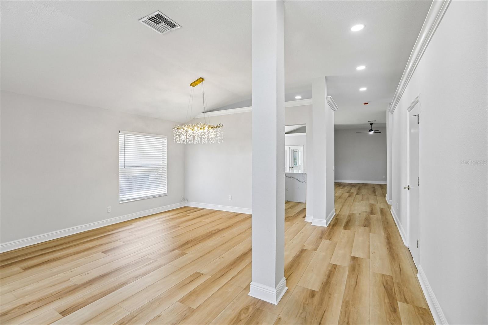 2455 HICKMAN CIR — photo 18