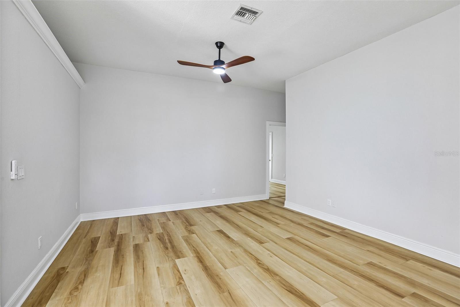 2455 HICKMAN CIR — photo 22