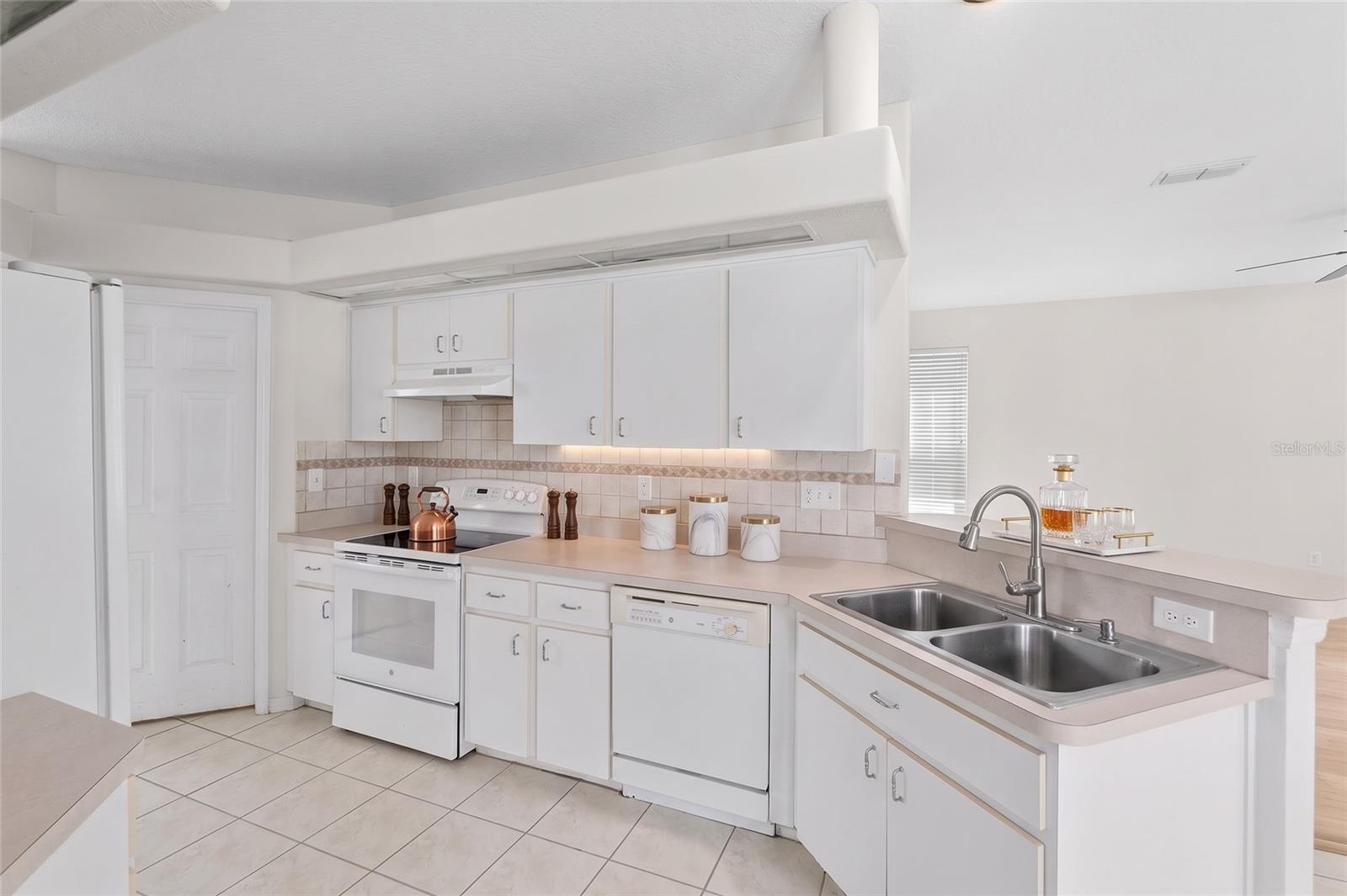 7040 FRASCATI LOOP — photo 13