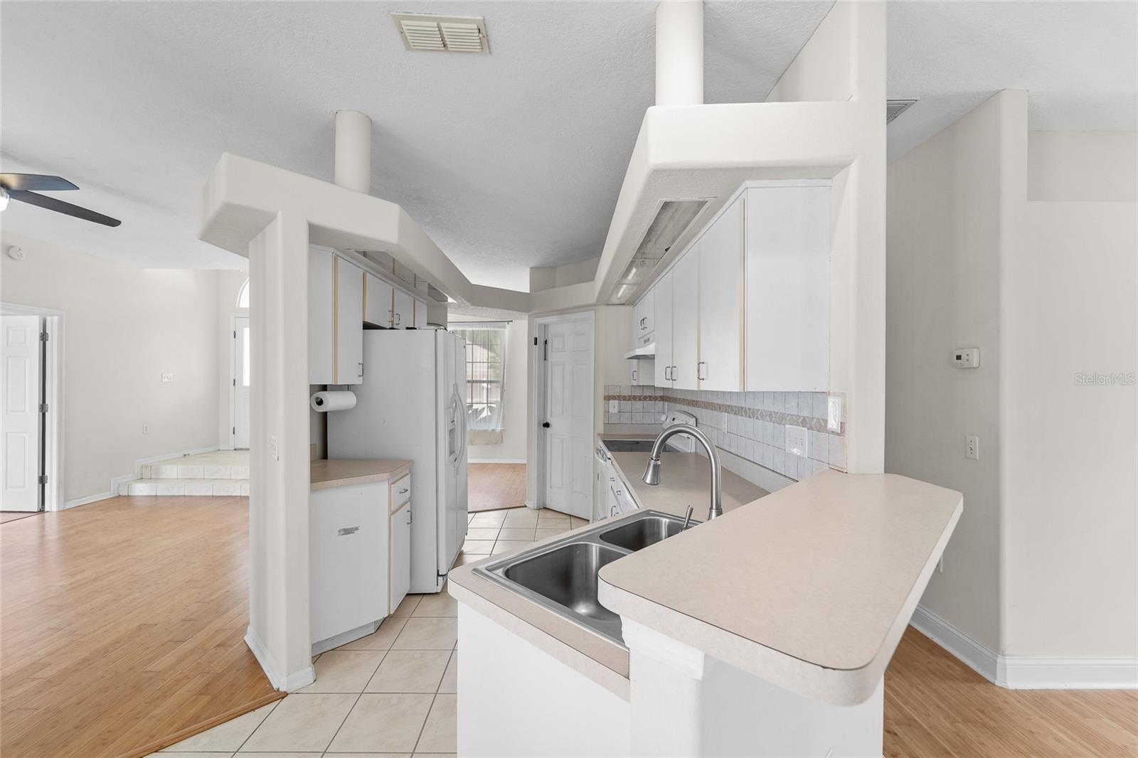 7040 FRASCATI LOOP — photo 16