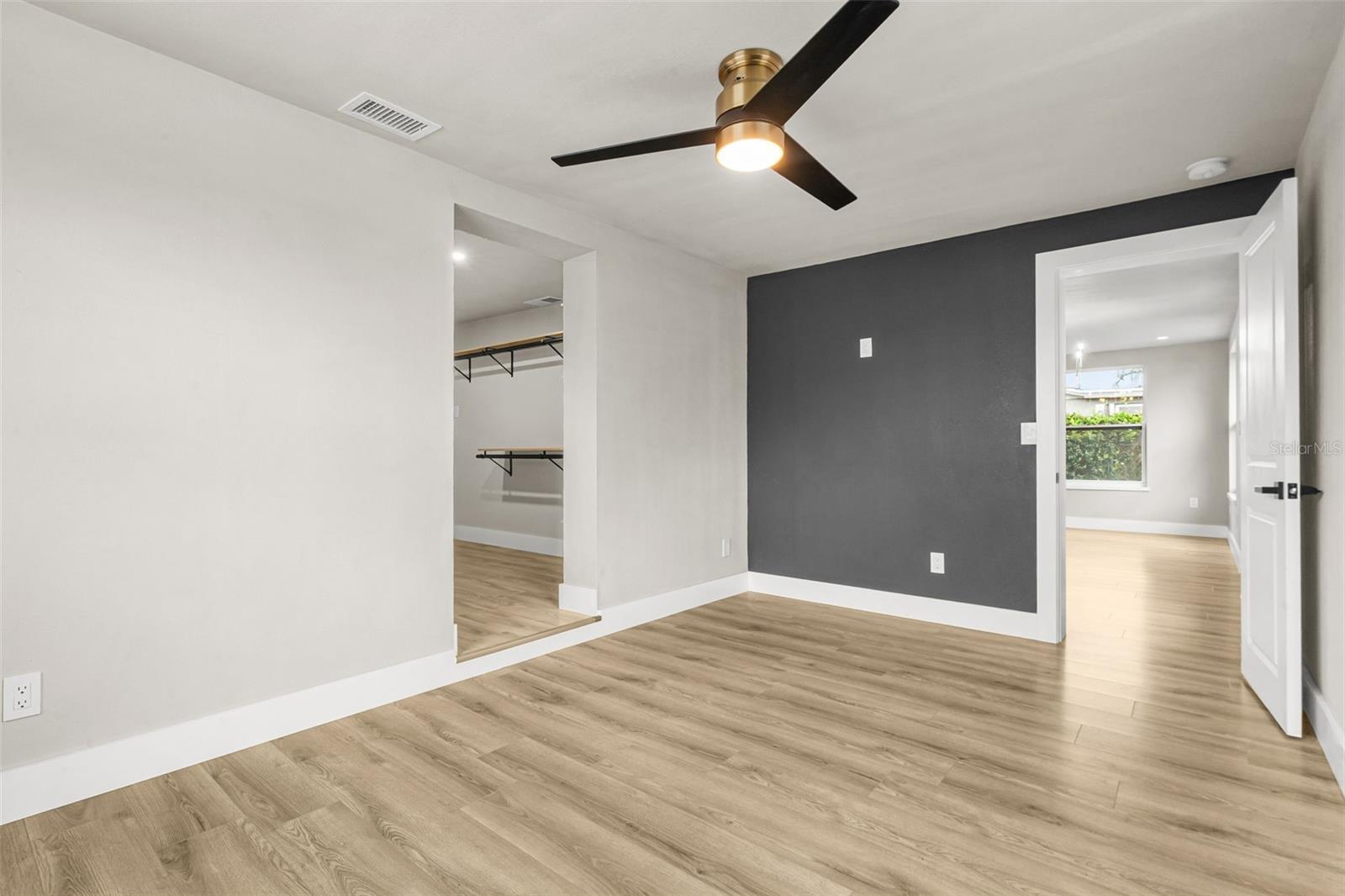 4036 SUNRAY DR — photo 24