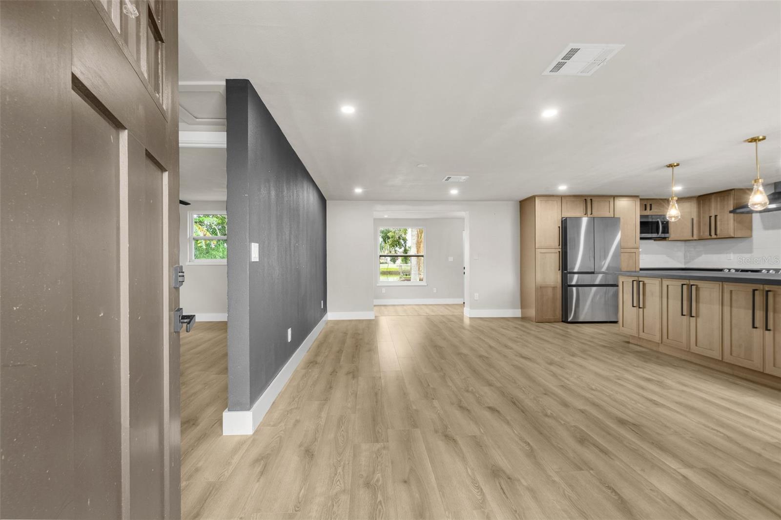 4036 SUNRAY DR — photo 6