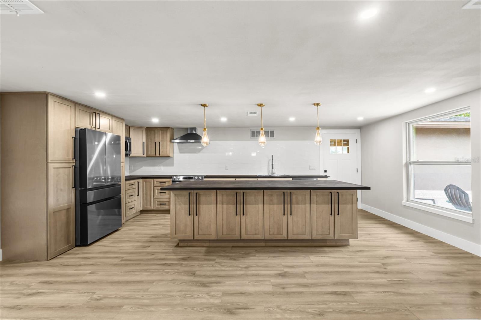 4036 SUNRAY DR — photo 9