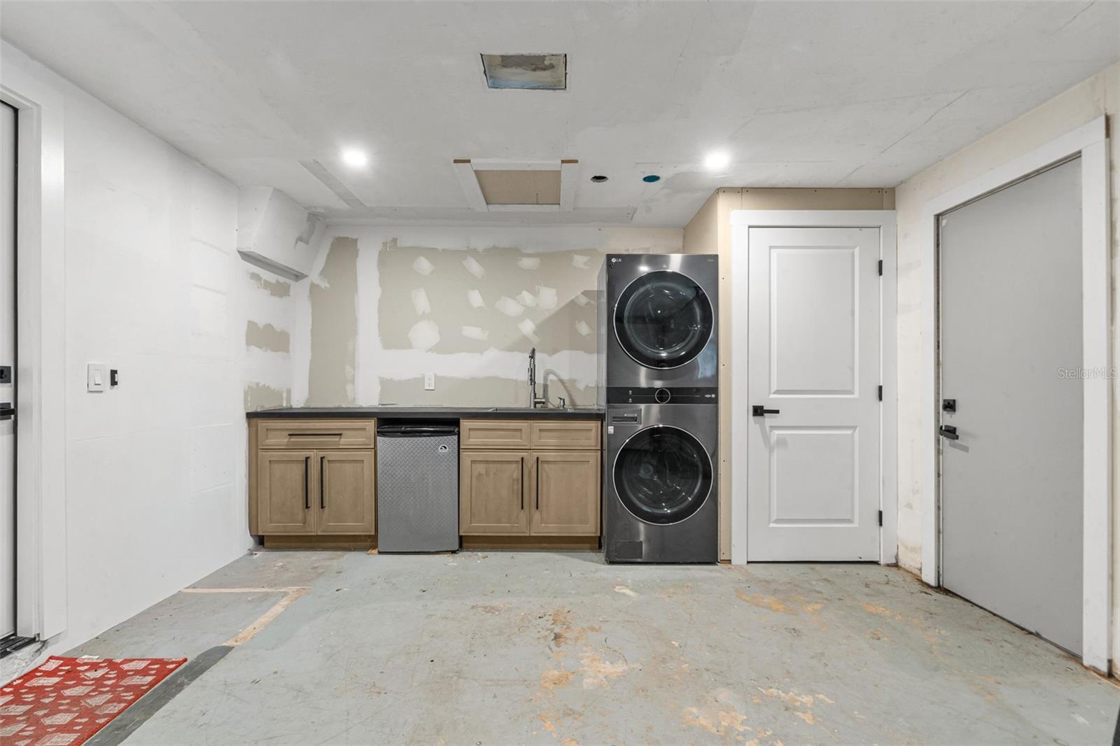 4036 SUNRAY DR — photo 29