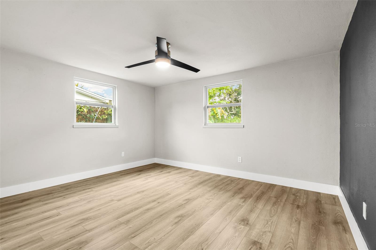 4036 SUNRAY DR — photo 18