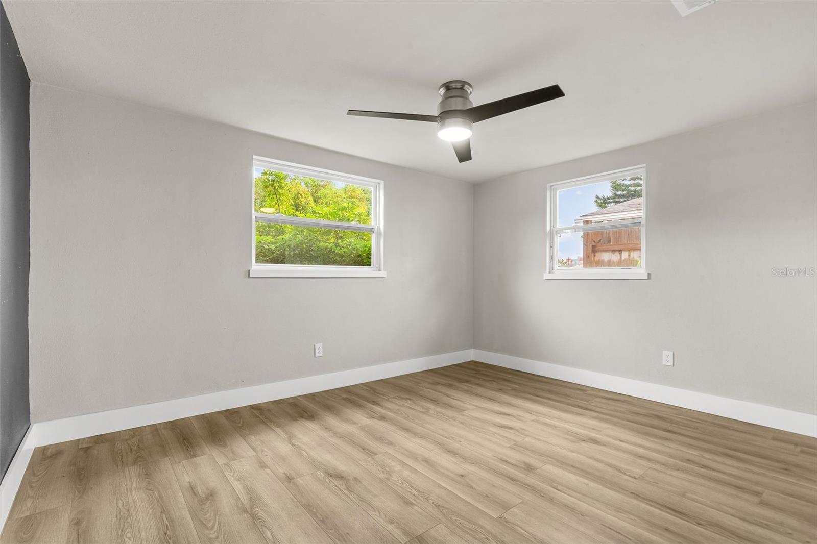 4036 SUNRAY DR — photo 13