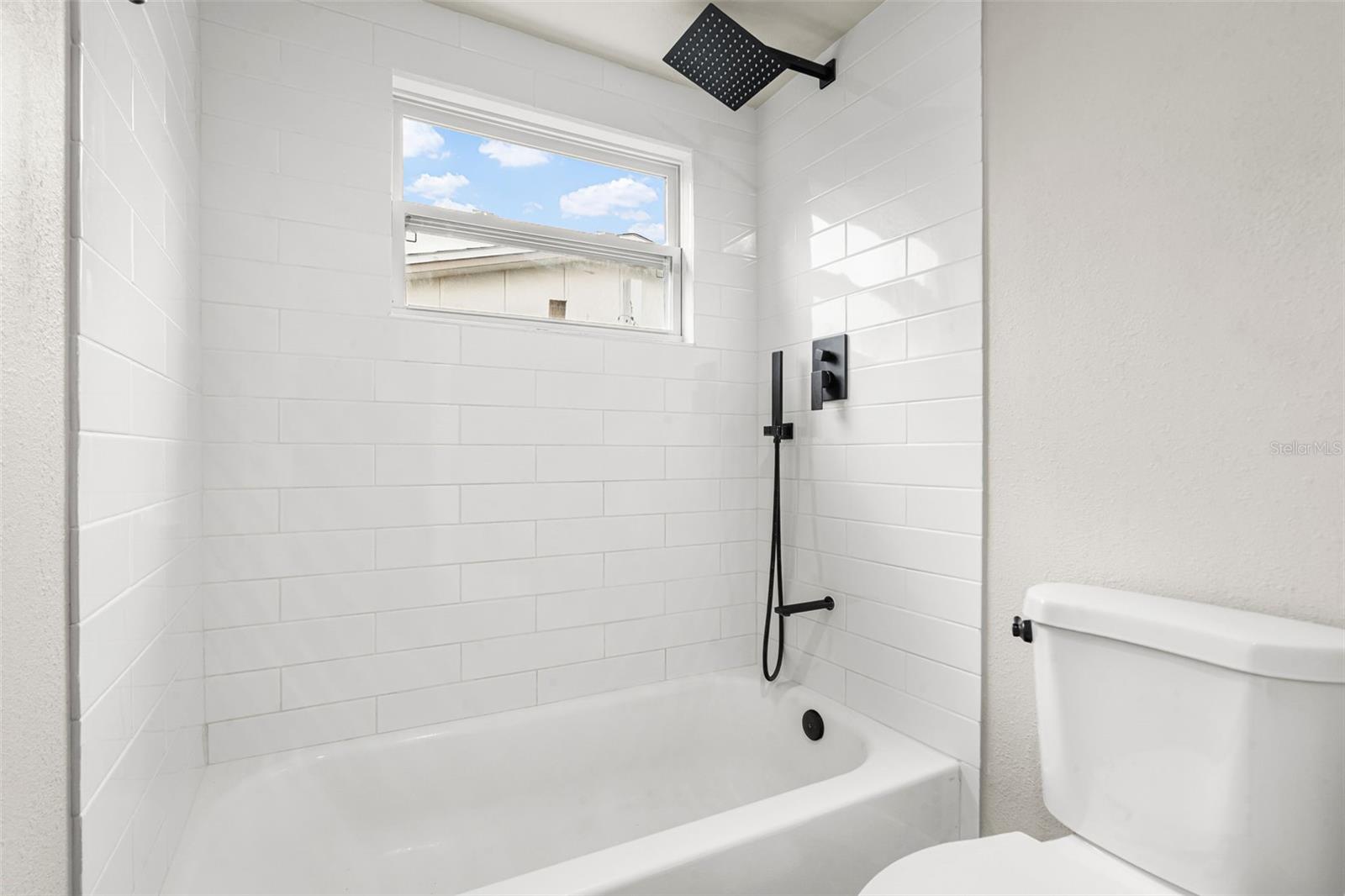 4036 SUNRAY DR — photo 17