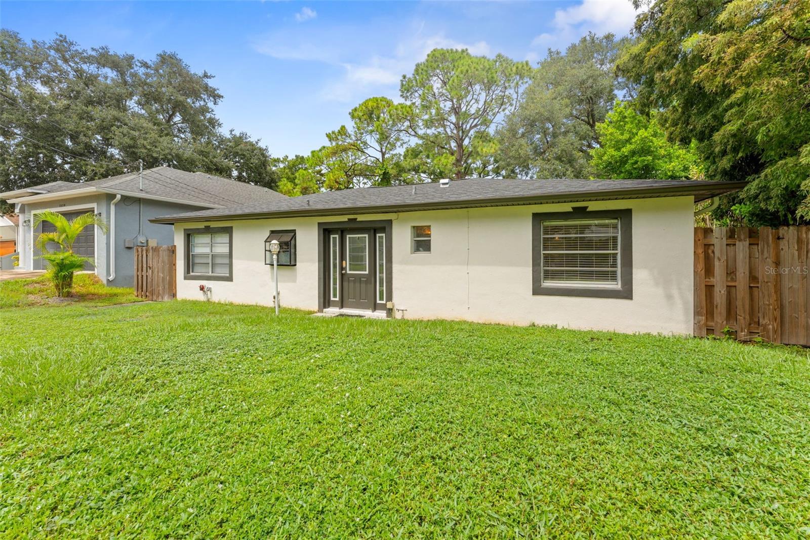 7327 WINCHESTER DR — photo 2