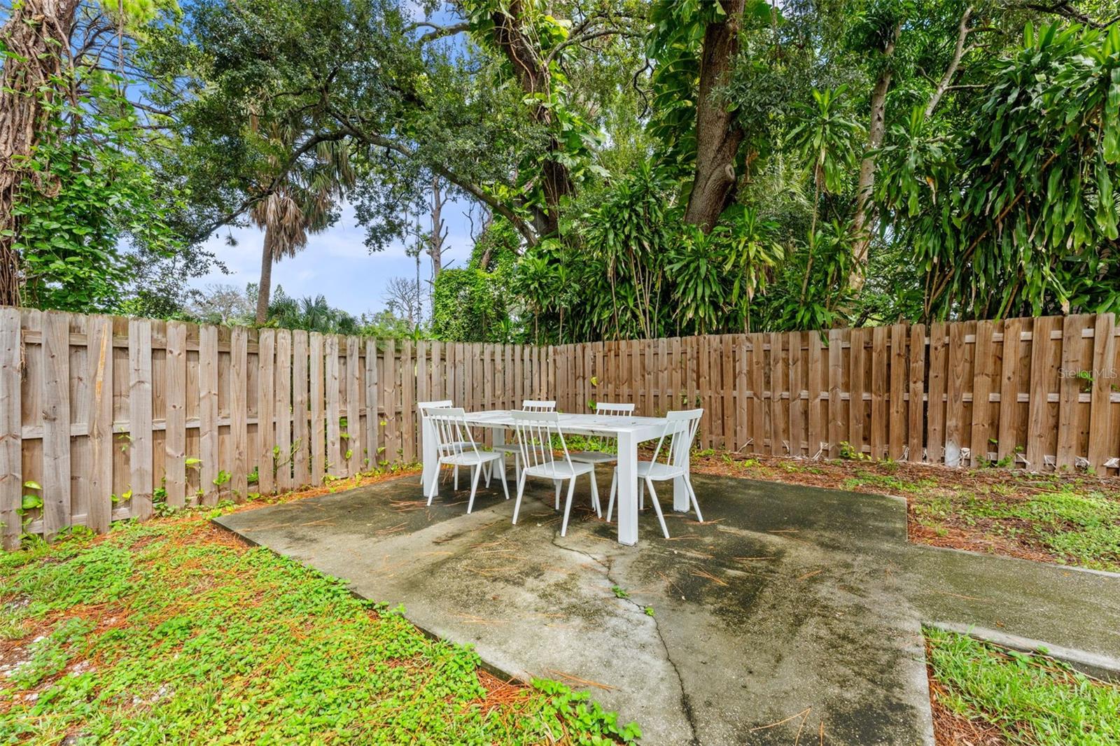 7327 WINCHESTER DR — photo 34