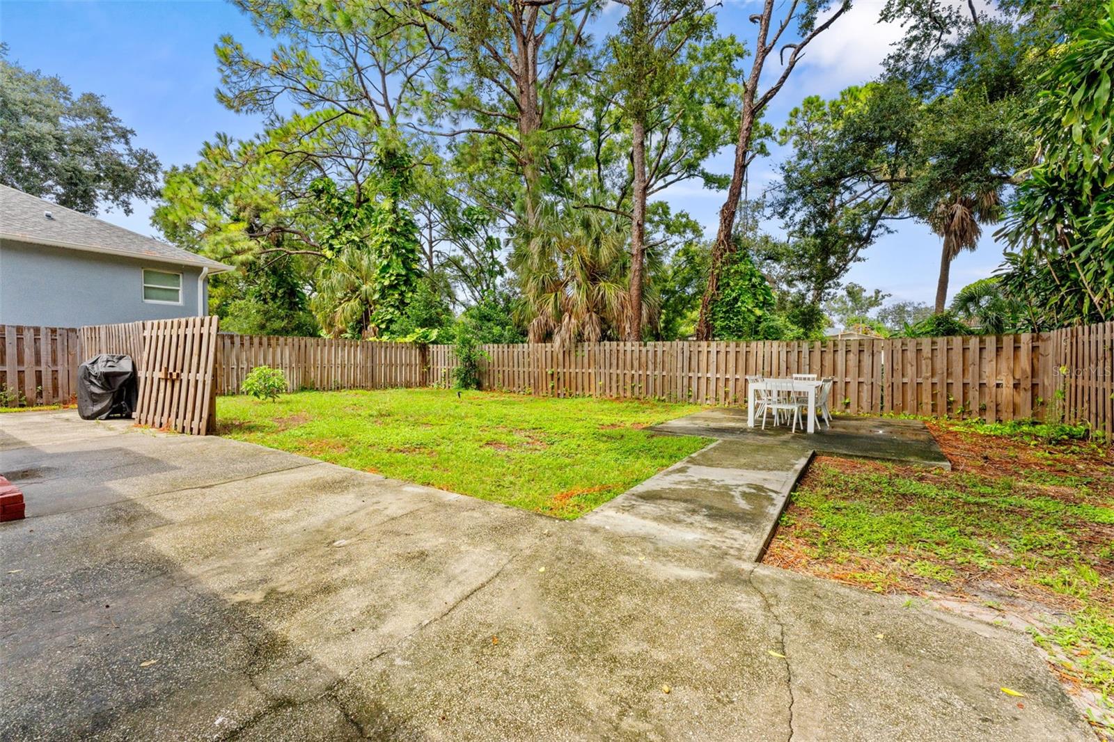 7327 WINCHESTER DR — photo 35