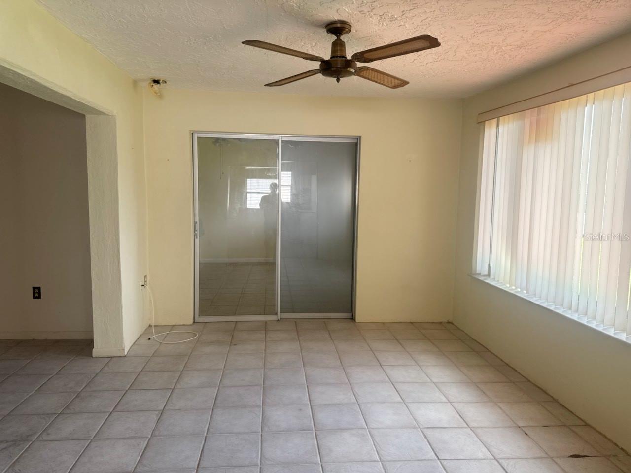 5460 LEMON TREE LN N — photo 6
