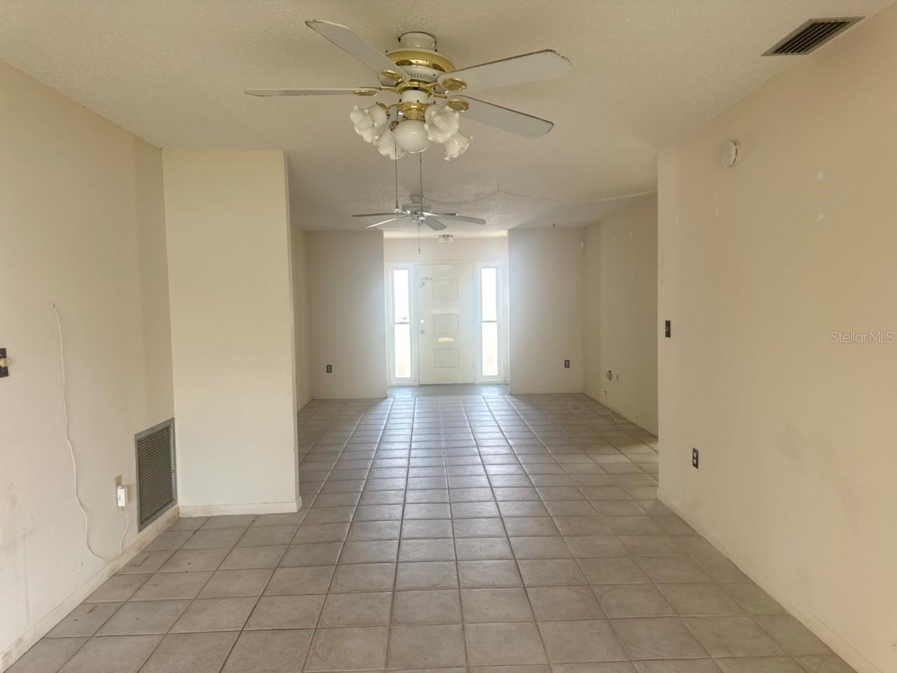 5460 LEMON TREE LN N — photo 7