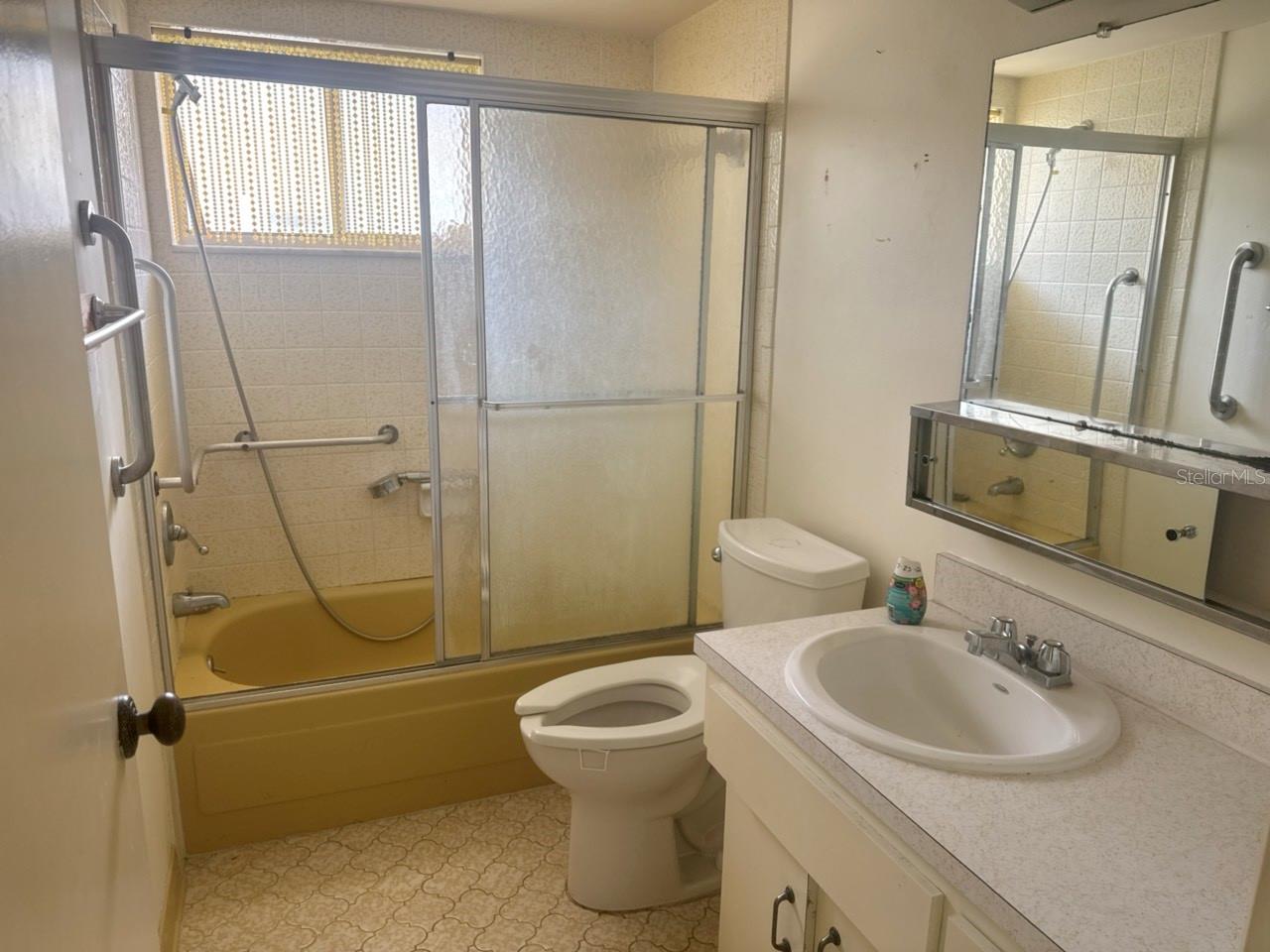 5460 LEMON TREE LN N — photo 8