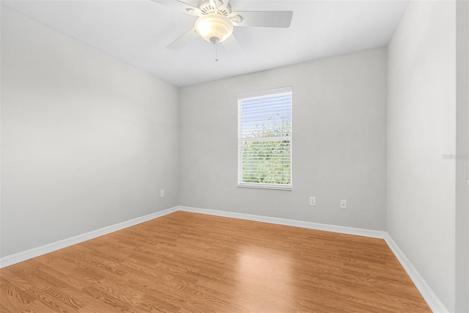 27015 FIREBUSH DR — photo 33
