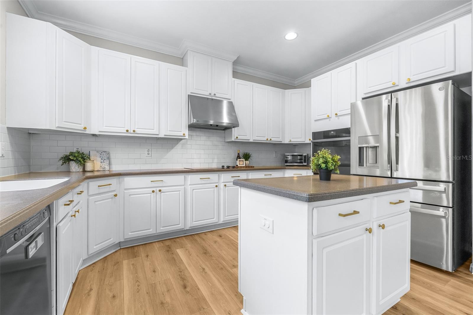 27015 FIREBUSH DR — photo 12