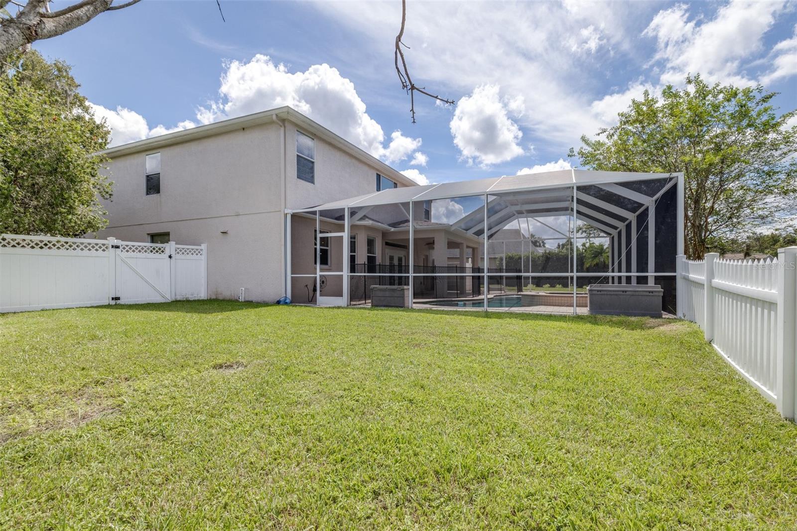 27015 FIREBUSH DR — photo 45