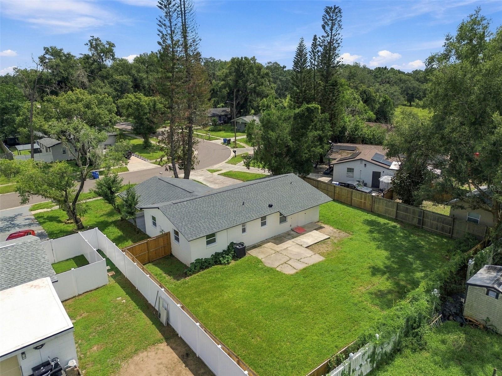 802 WALNUT DR — photo 39