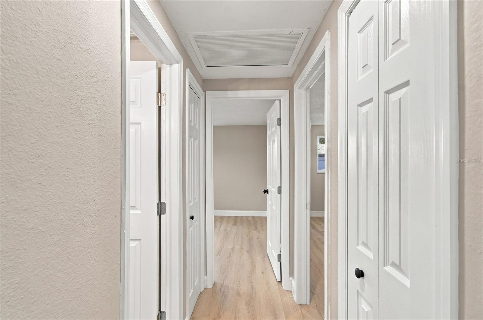 802 WALNUT DR — photo 21
