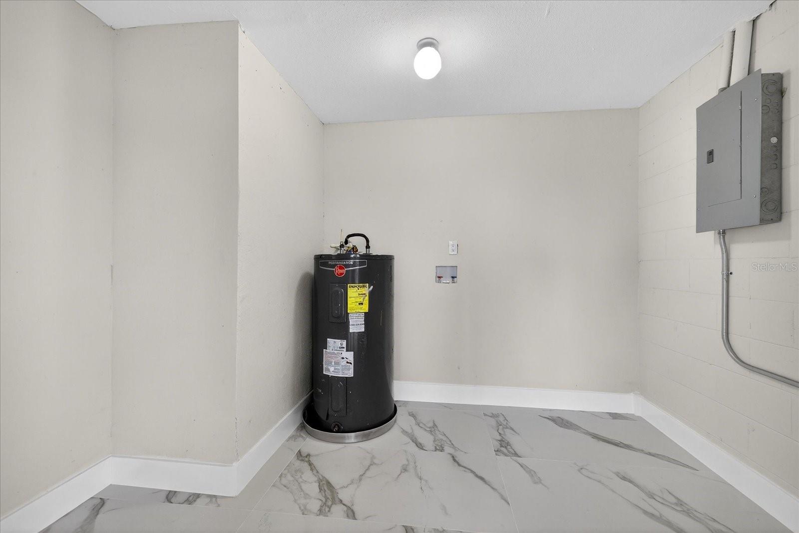 6107 COLE DR — photo 24
