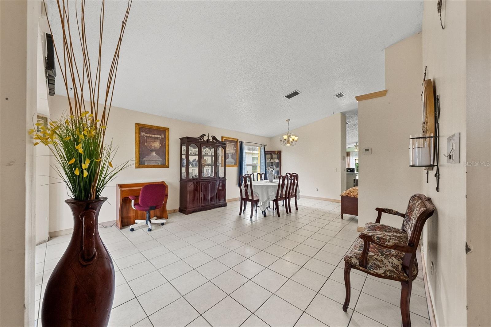 8106 RIVERBOAT DR — photo 2