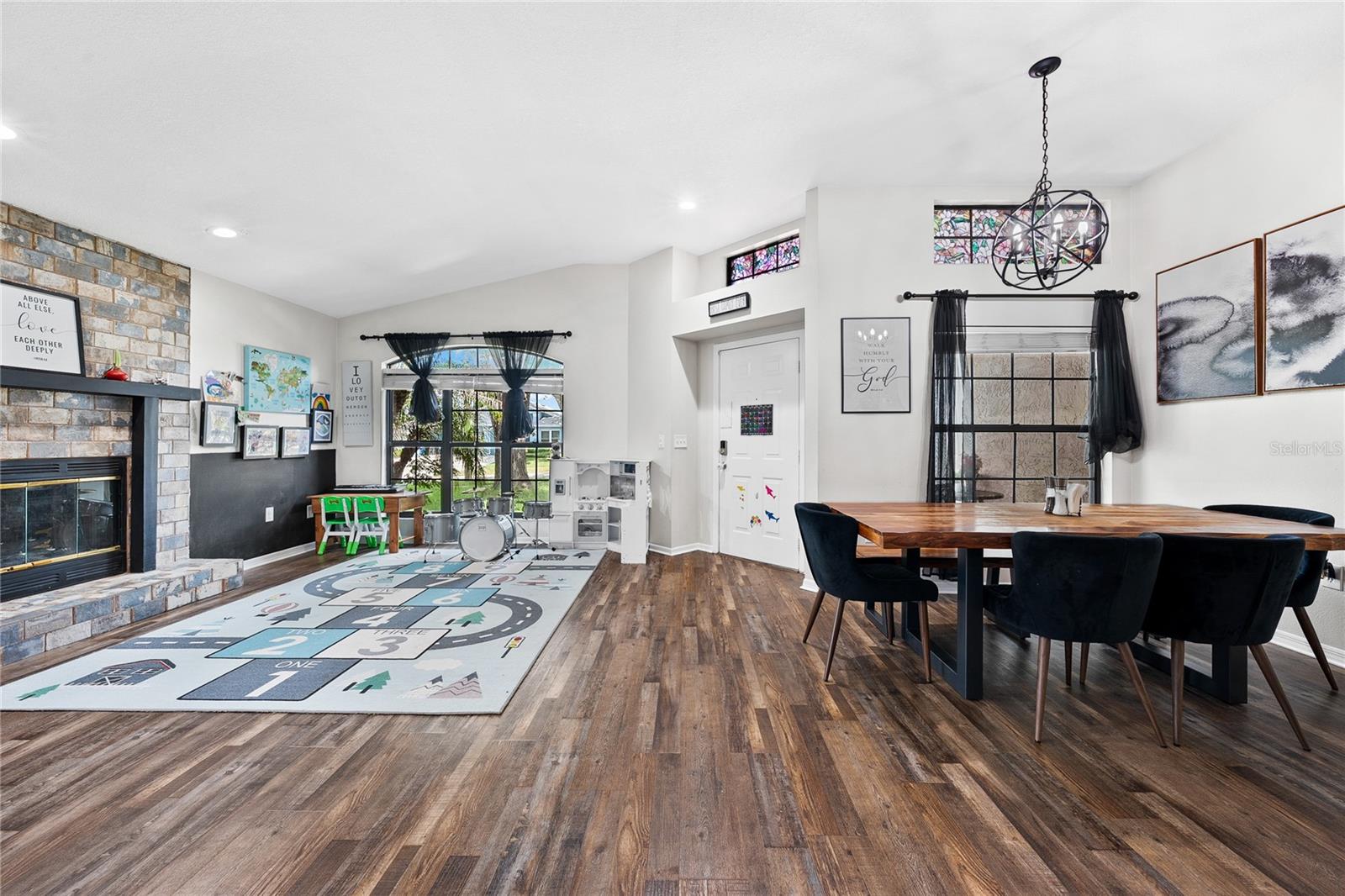 10511 DEEPBROOK DR — photo 4