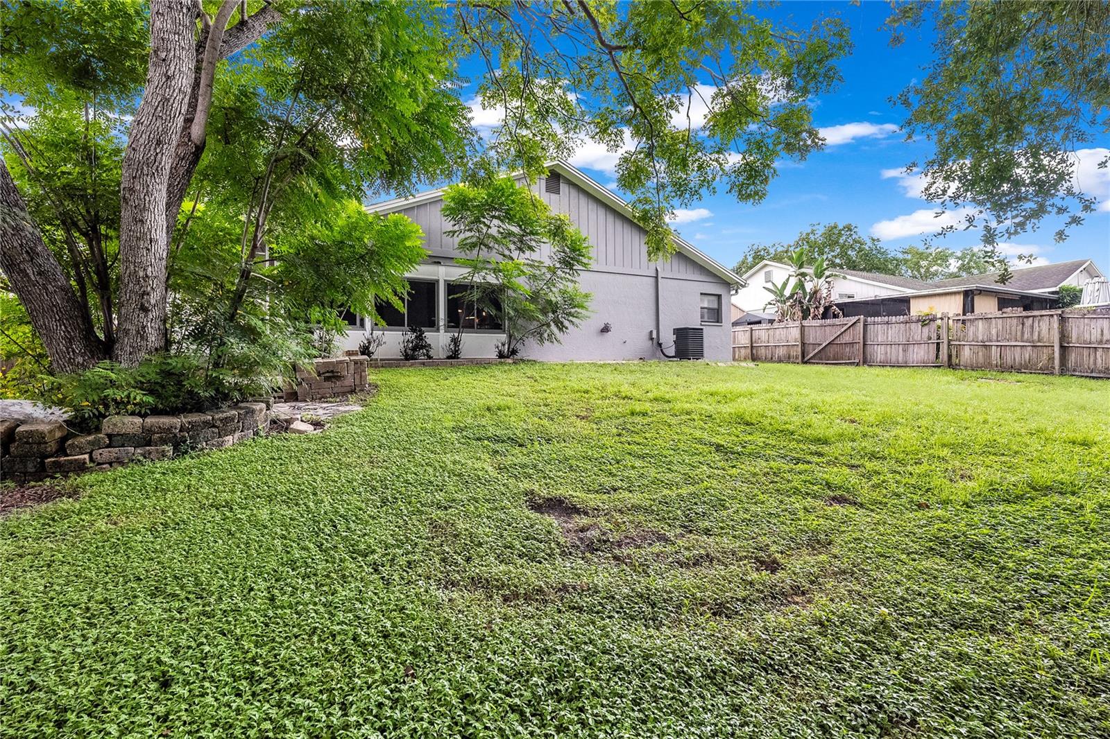 10511 DEEPBROOK DR — photo 38
