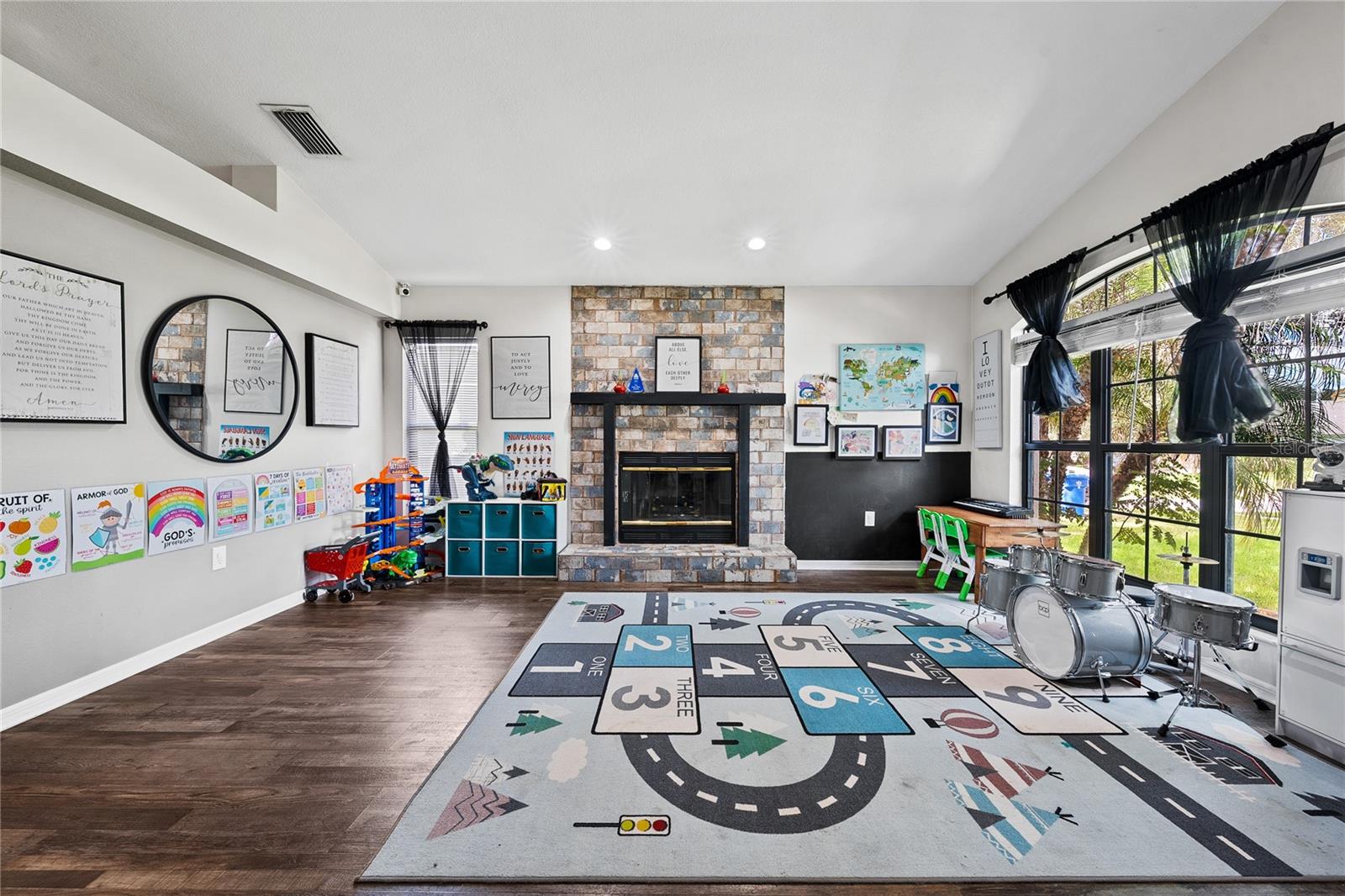 10511 DEEPBROOK DR — photo 3