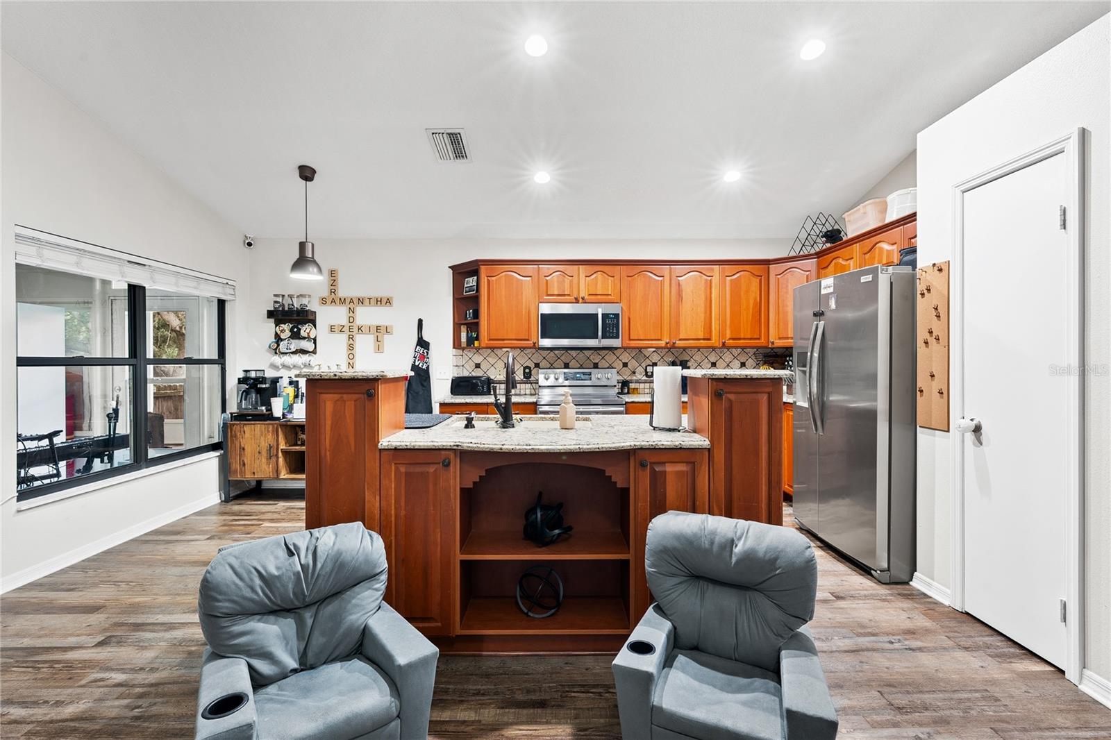 10511 DEEPBROOK DR — photo 21