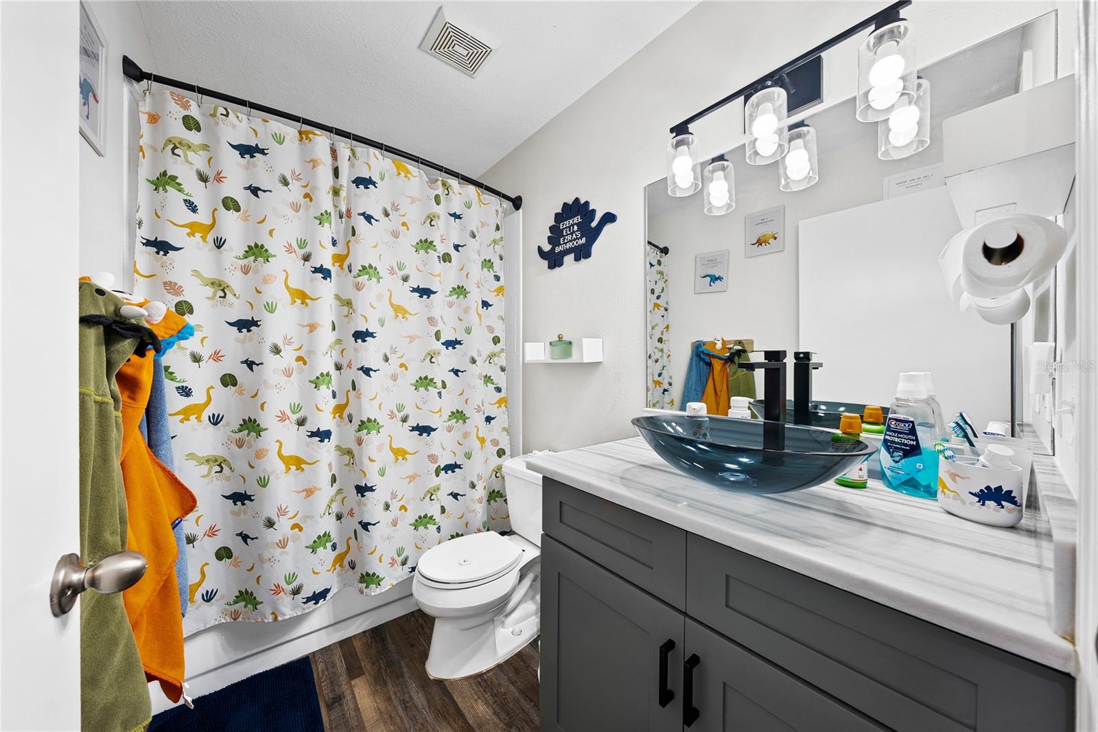 10511 DEEPBROOK DR — photo 32