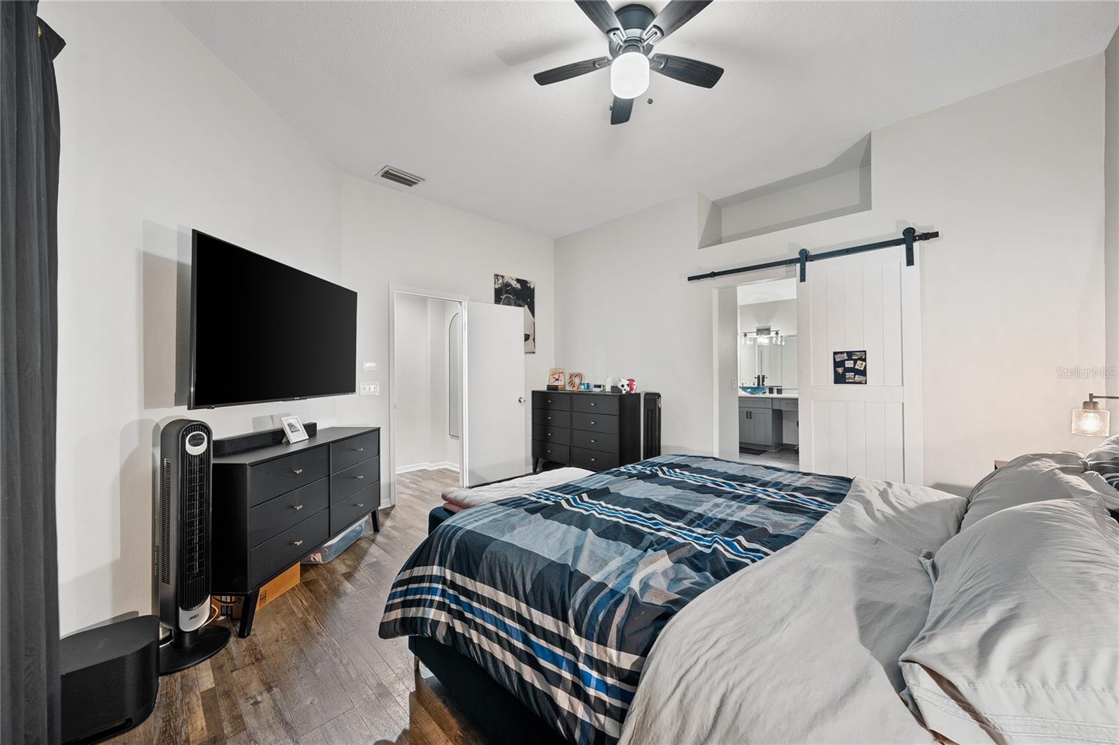 10511 DEEPBROOK DR — photo 26