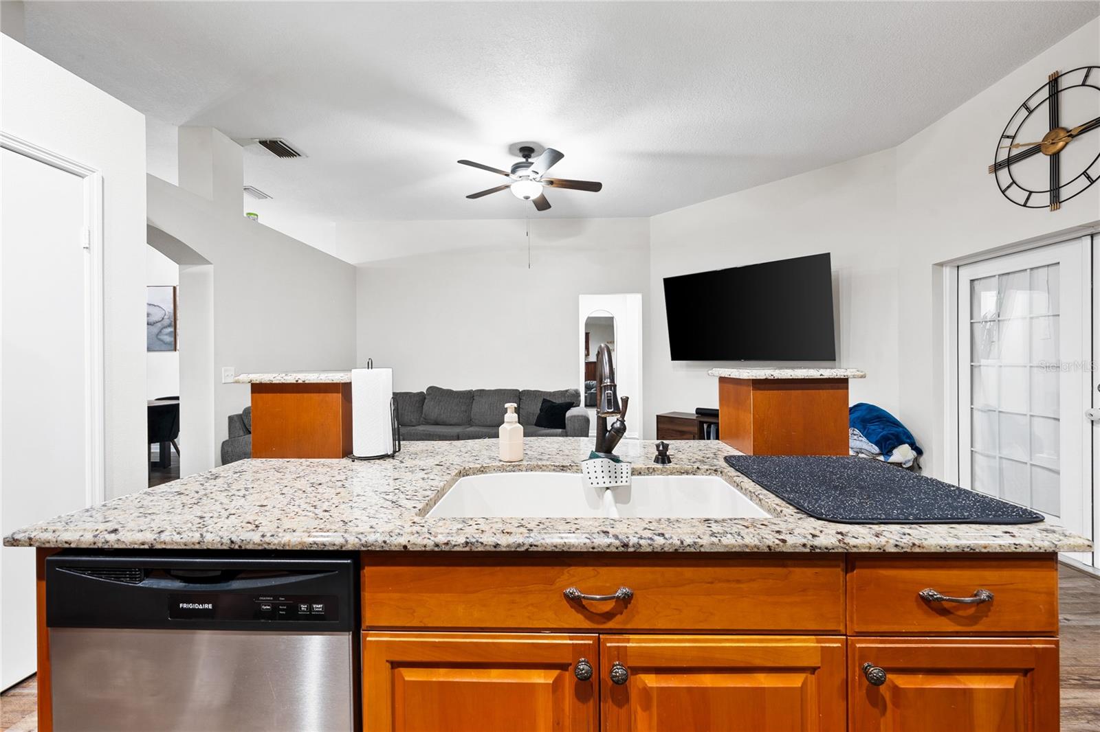 10511 DEEPBROOK DR — photo 24
