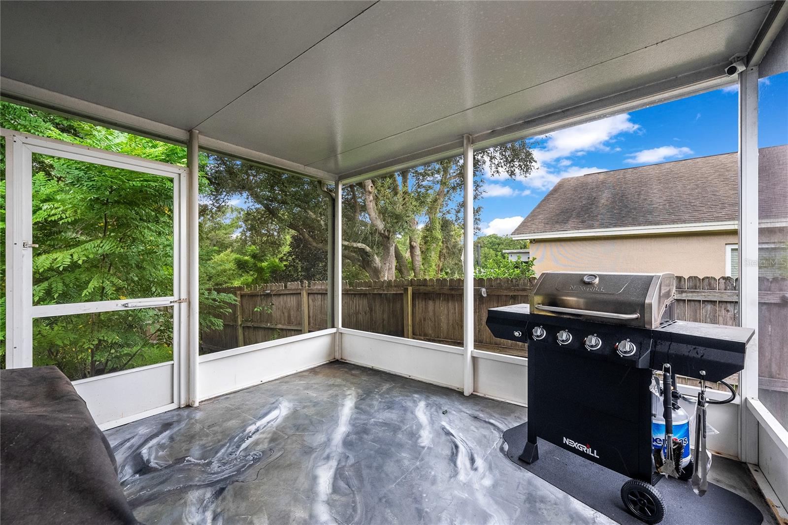 10511 DEEPBROOK DR — photo 9