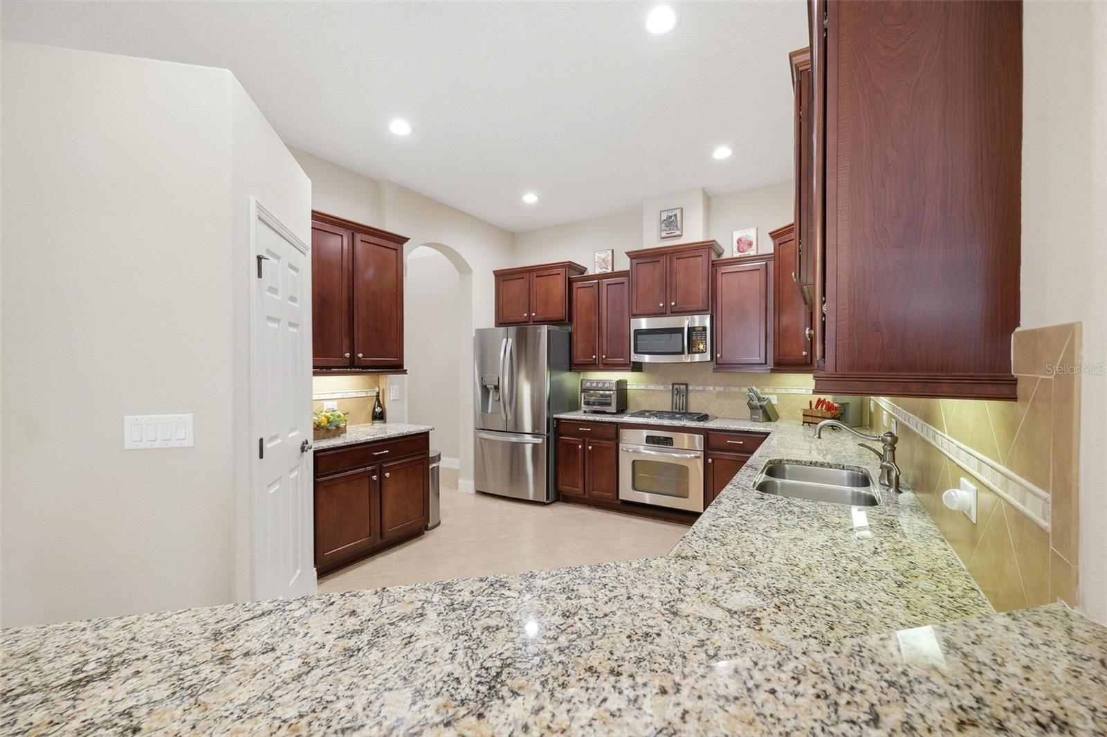 2901 DEVONOAK BLVD — photo 7