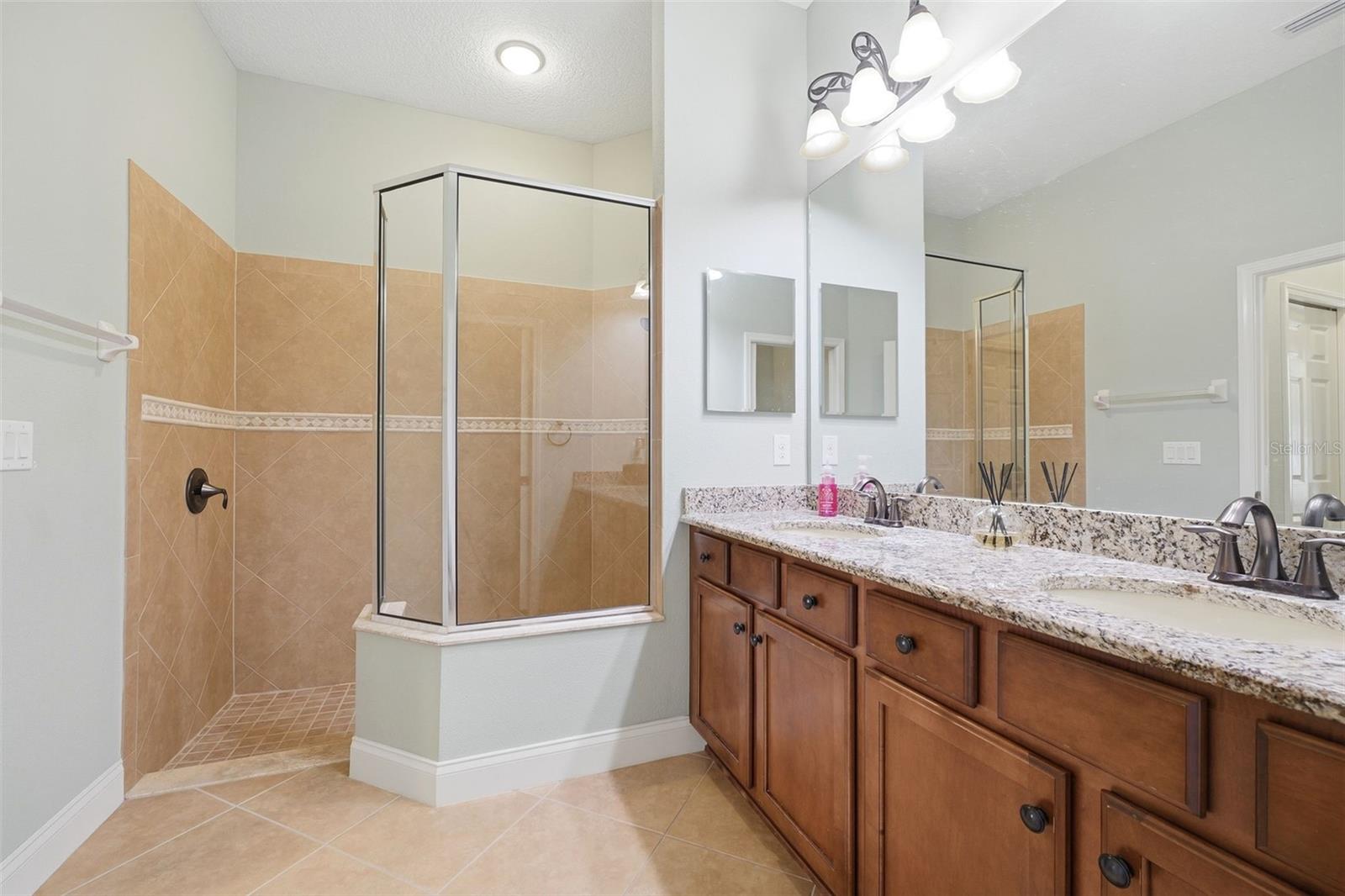 2901 DEVONOAK BLVD — photo 23