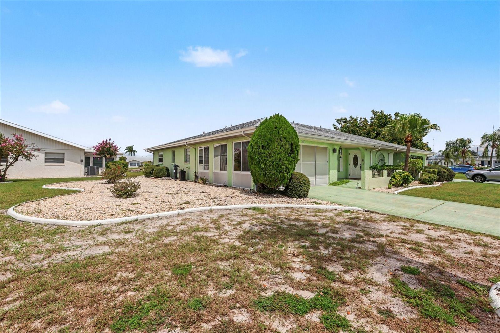 385 CLUB MANOR DR — photo 6