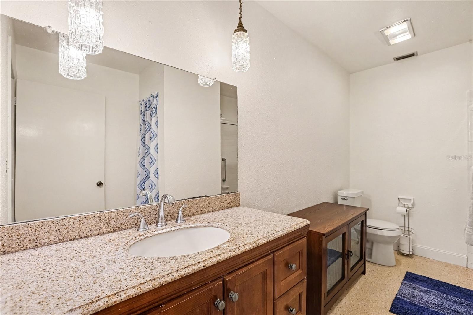 385 CLUB MANOR DR — photo 17