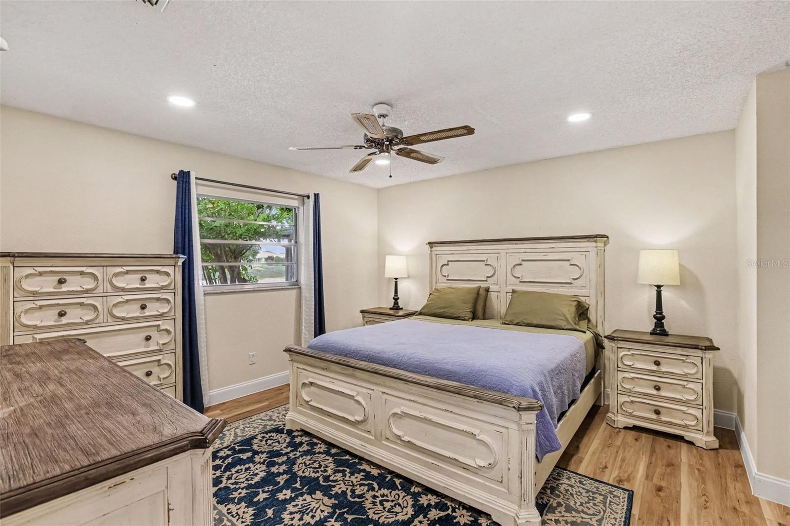 385 CLUB MANOR DR — photo 15