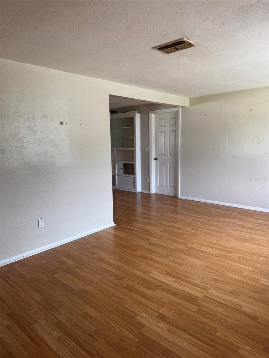 4640 TROPICAL LN — photo 2