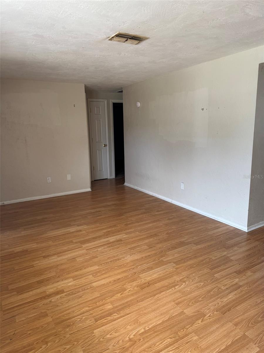 4640 TROPICAL LN — photo 3