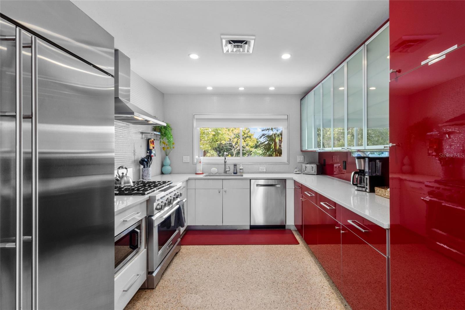 7739 WESTMORELAND DR — photo 10