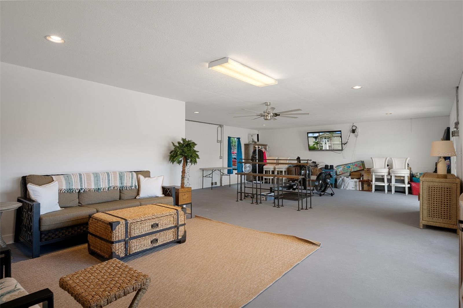 5517 TROPIC DR — photo 51