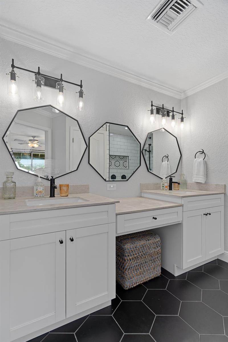 5517 TROPIC DR — photo 39
