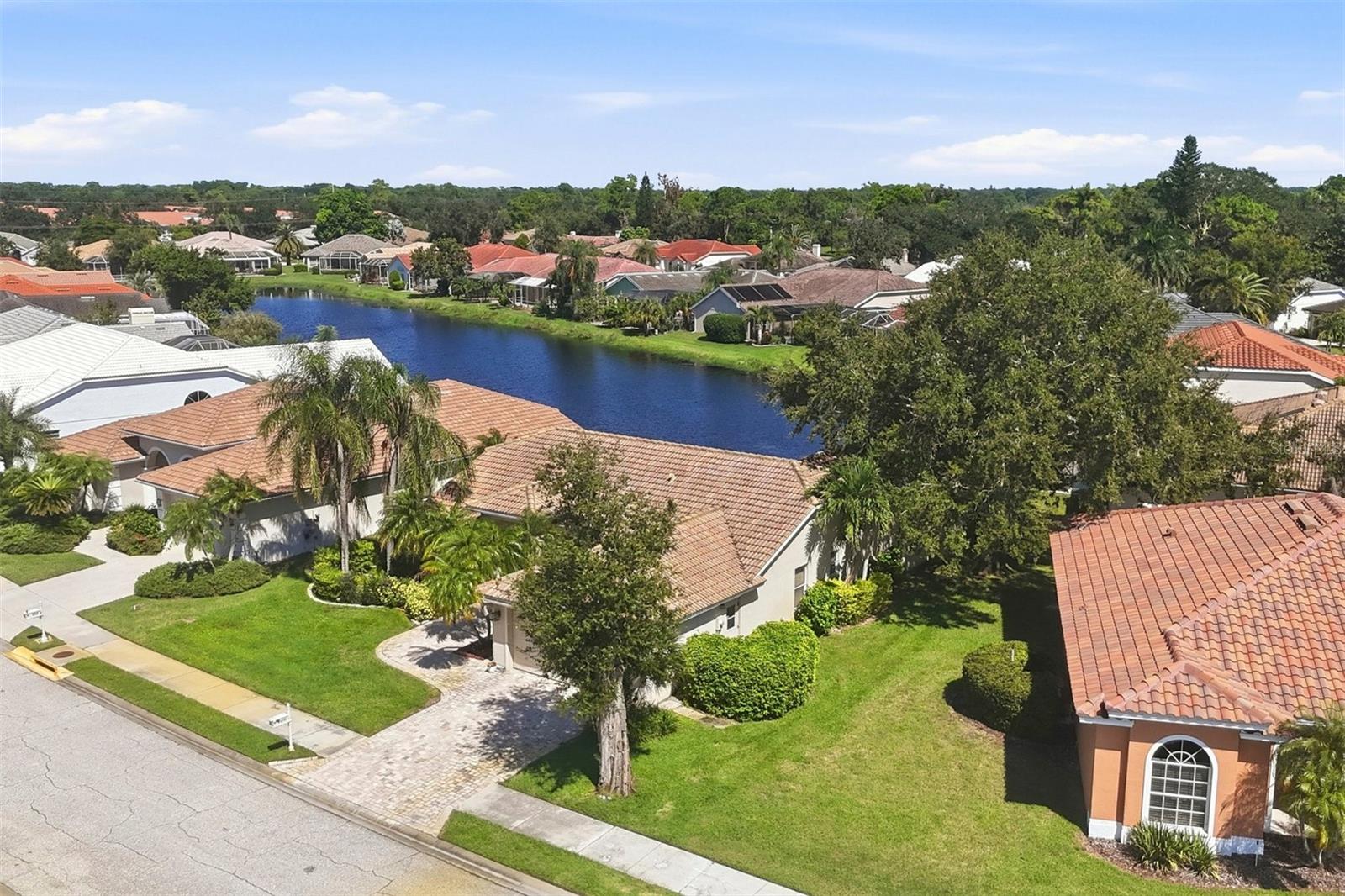 4246 HEARTHSTONE DR — photo 36